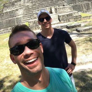 Meet your Posher, Dustin